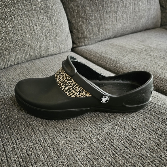 Crocs W/ Animal Print Strip - Picture 3 of 15